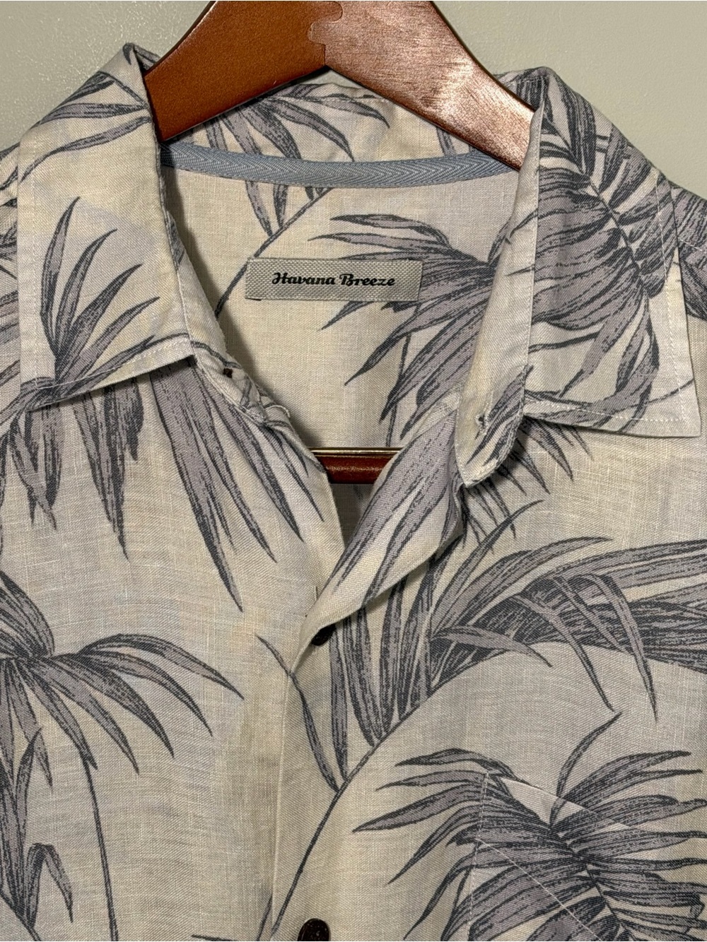 Havana Breeze Men's Palm-Print Short Sleeve Shirt in Light Beige and Gray